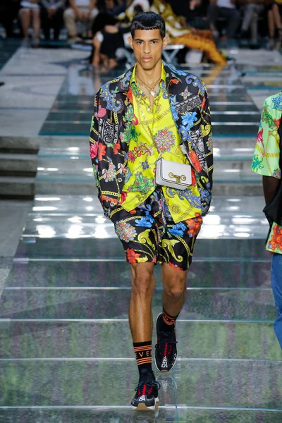 Look 43